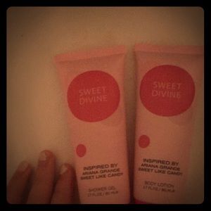 SWEET DIVINE SHOWER GEL + BODY LOTION